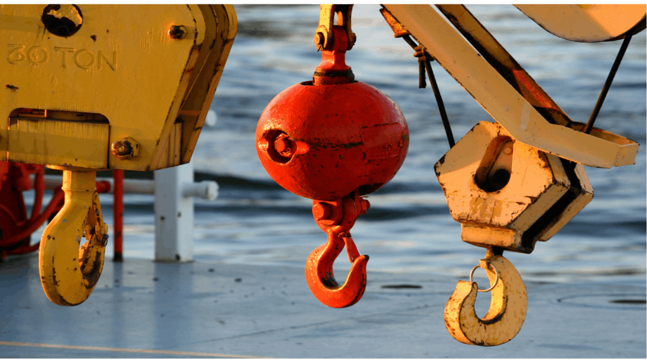 Lifting tools tackles